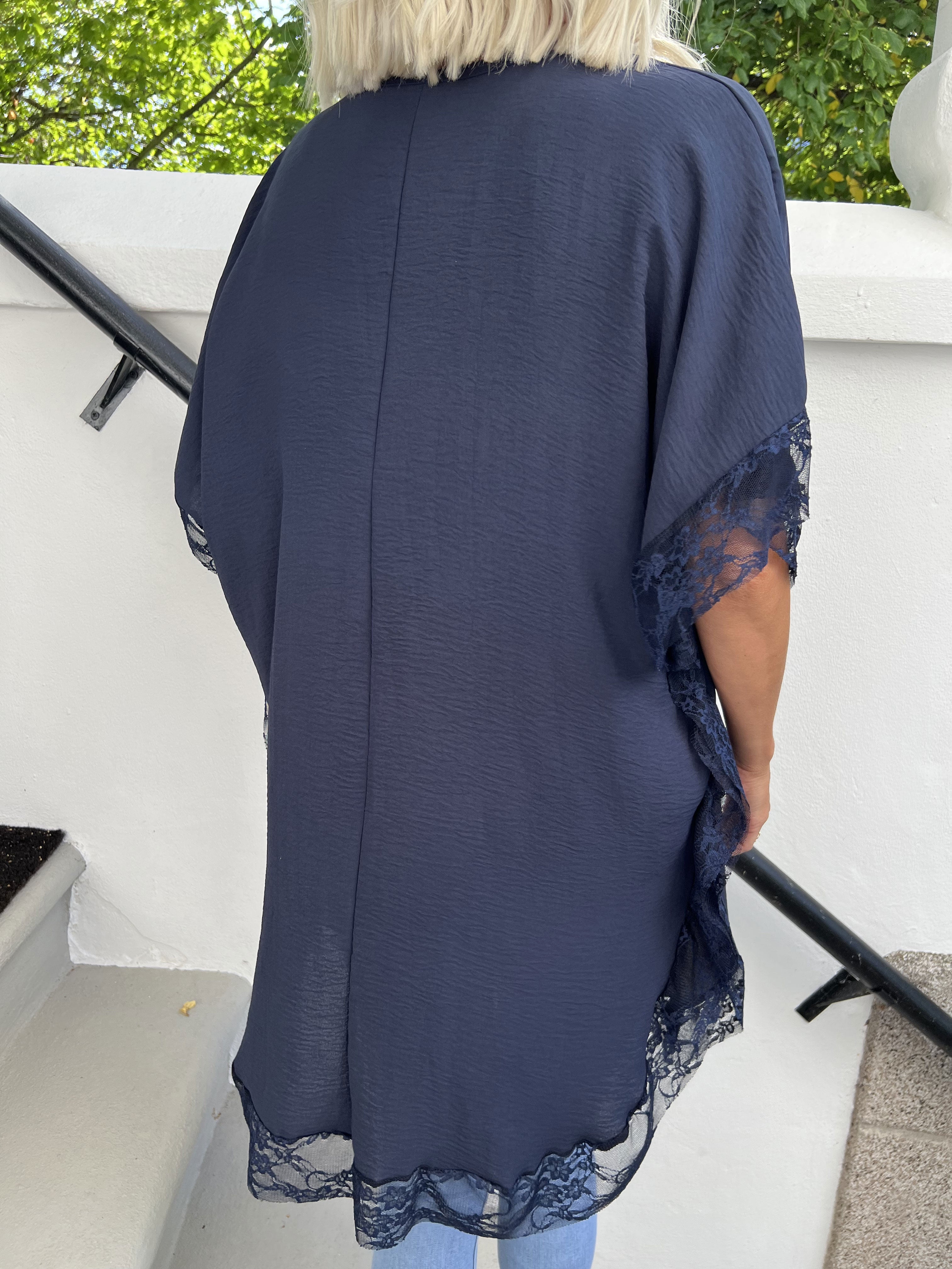 Sofie - Oversize tunika med lynlås og blonder